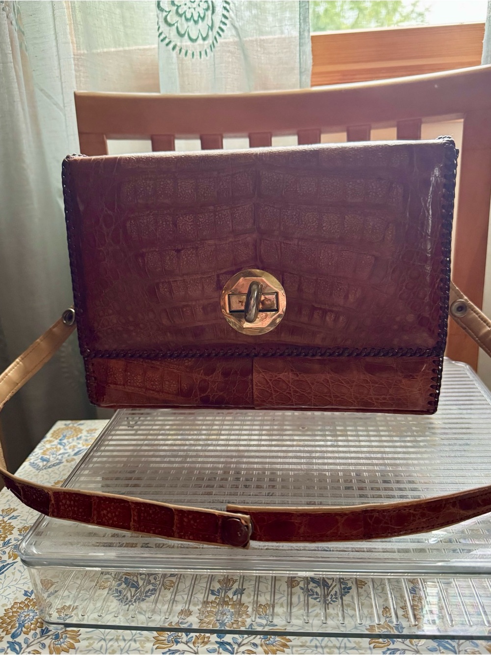 Vintage Brown Crocodile-Embossed Leather Crossbody Bag with Gold Turn-Lock